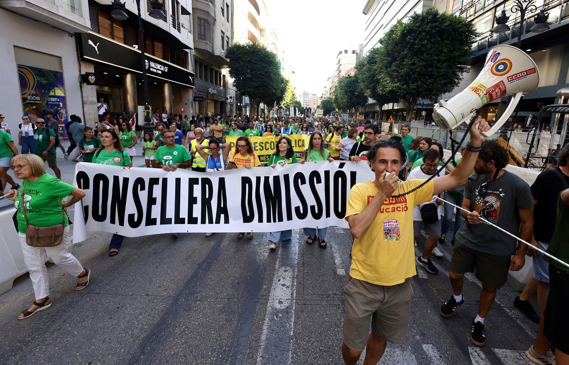 Docentes valencianos vuelven a las calles para exigir mejoras «satisfactorias»: «Esto no se ha acabado y no va a parar»