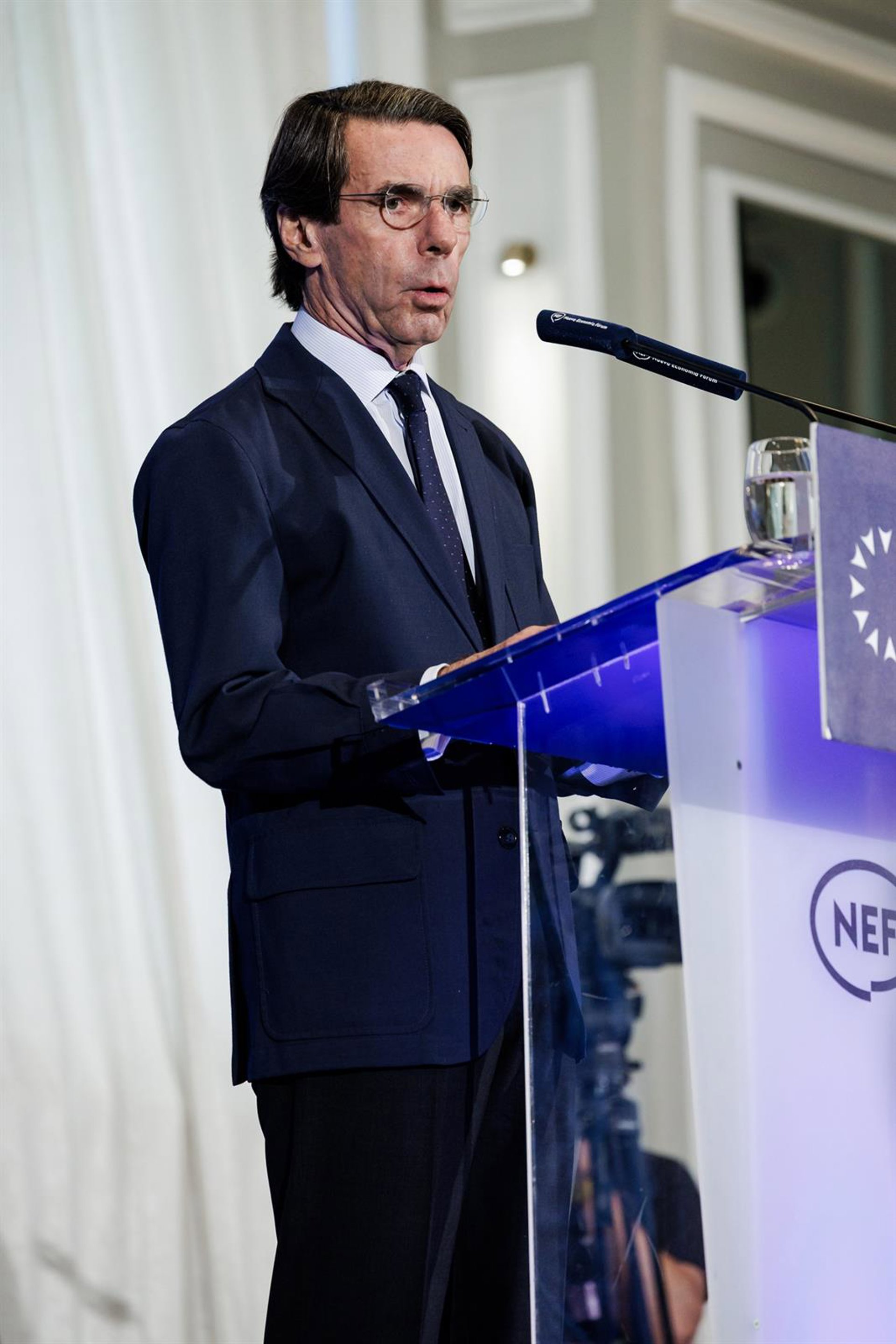 Aznar avisa de que Sánchez es «capaz de cualquier cosa»: «la ‘Ley de nietos’ ha sido un intento de alterar el censo»