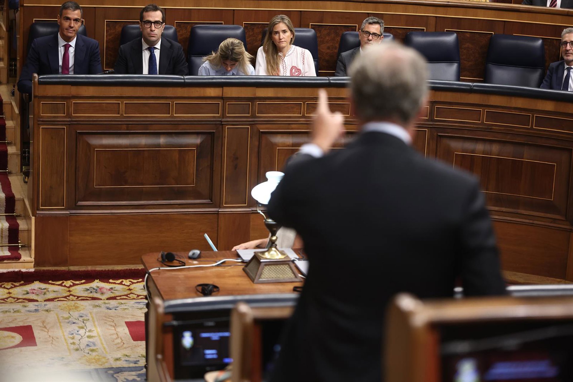 Feijóo eleva la presión para que Sánchez desvele sus contactos con Rabat sobre la «invasión» y el retorno de inmigrantes