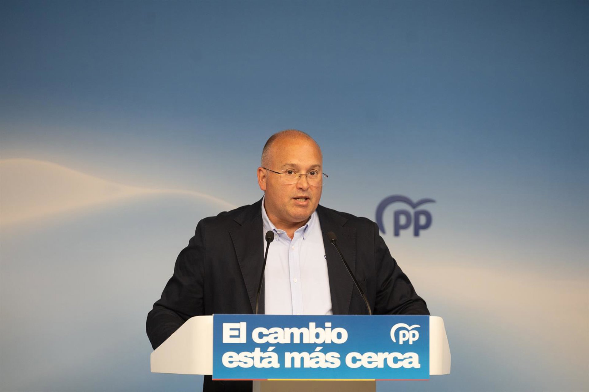 Tellado (PP) llama «indecente» y «cobarde» a Sánchez y le acusa de «deslealtad» con Ceuta y su presidente
