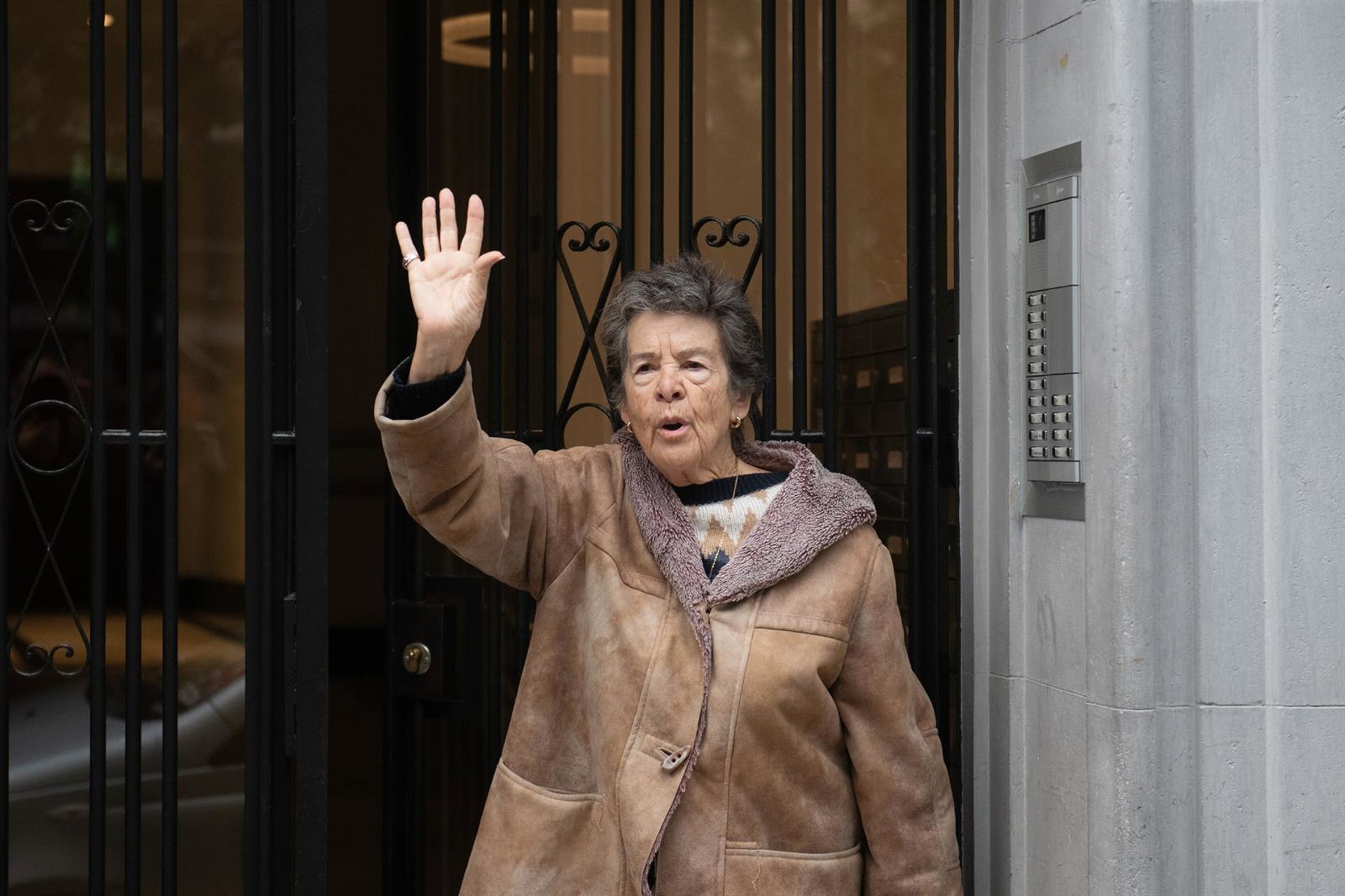 Convocan una acampada frente a la casa de Maricarmen en Retiro para intentar evitar su desahucio