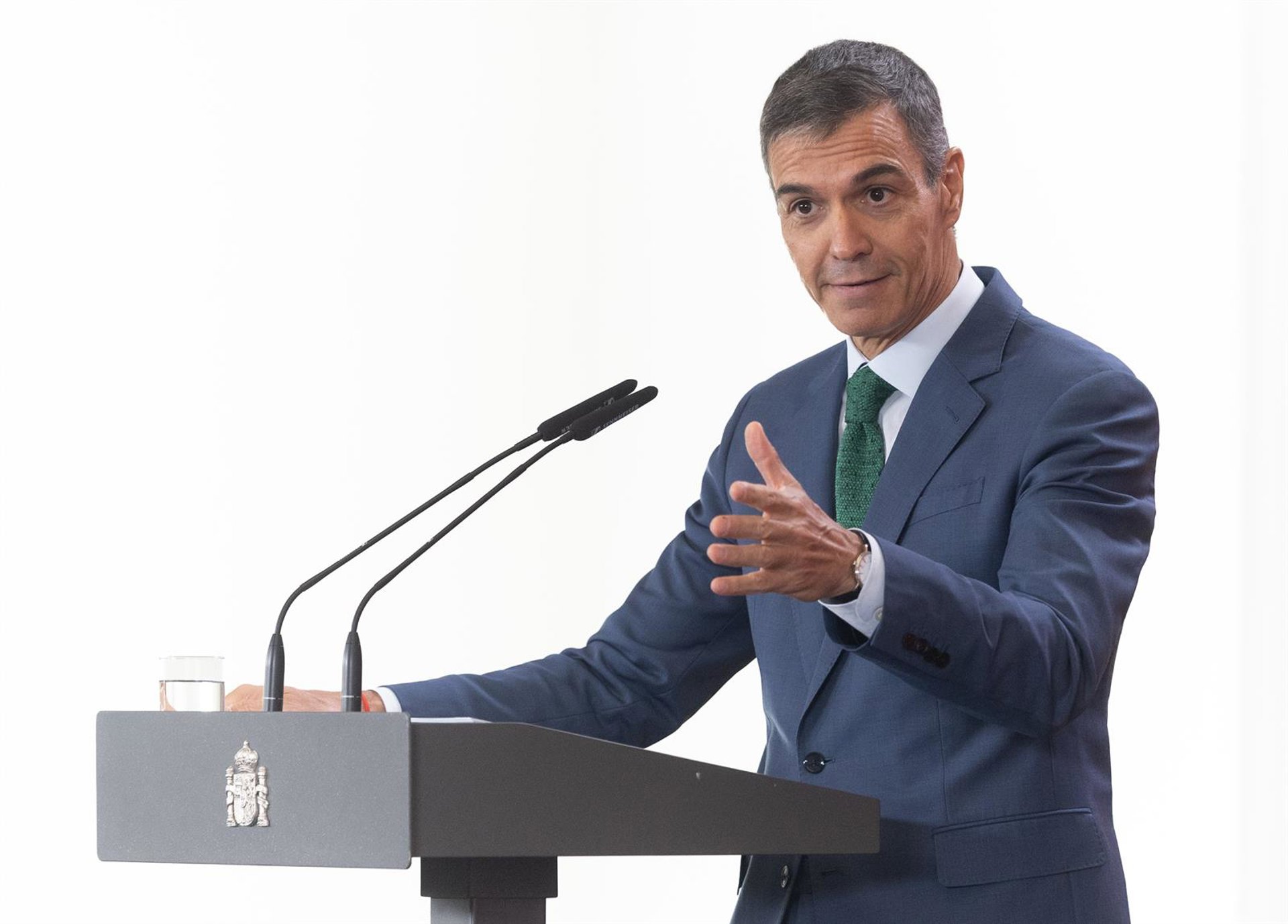 Sánchez ve una «tragedia social» el desahucio de Maricarmen y responsabiliza a Ayuso y Almeida