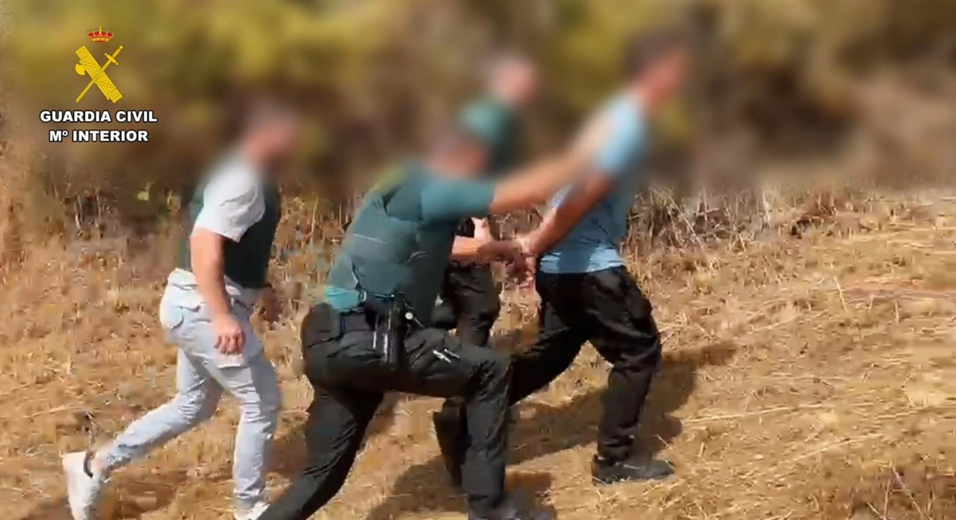 Detenidos tres ocupantes de un coche robado en Madrid tras una persecución de más de 100 kilómetros por Cáceres