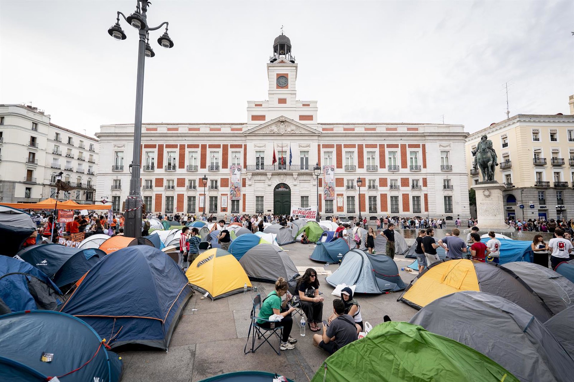 Comunidad acusa a Interior de permitir la acampada de Sol y «lavarse las manos» al pedir que desaloje Policía Municipal
