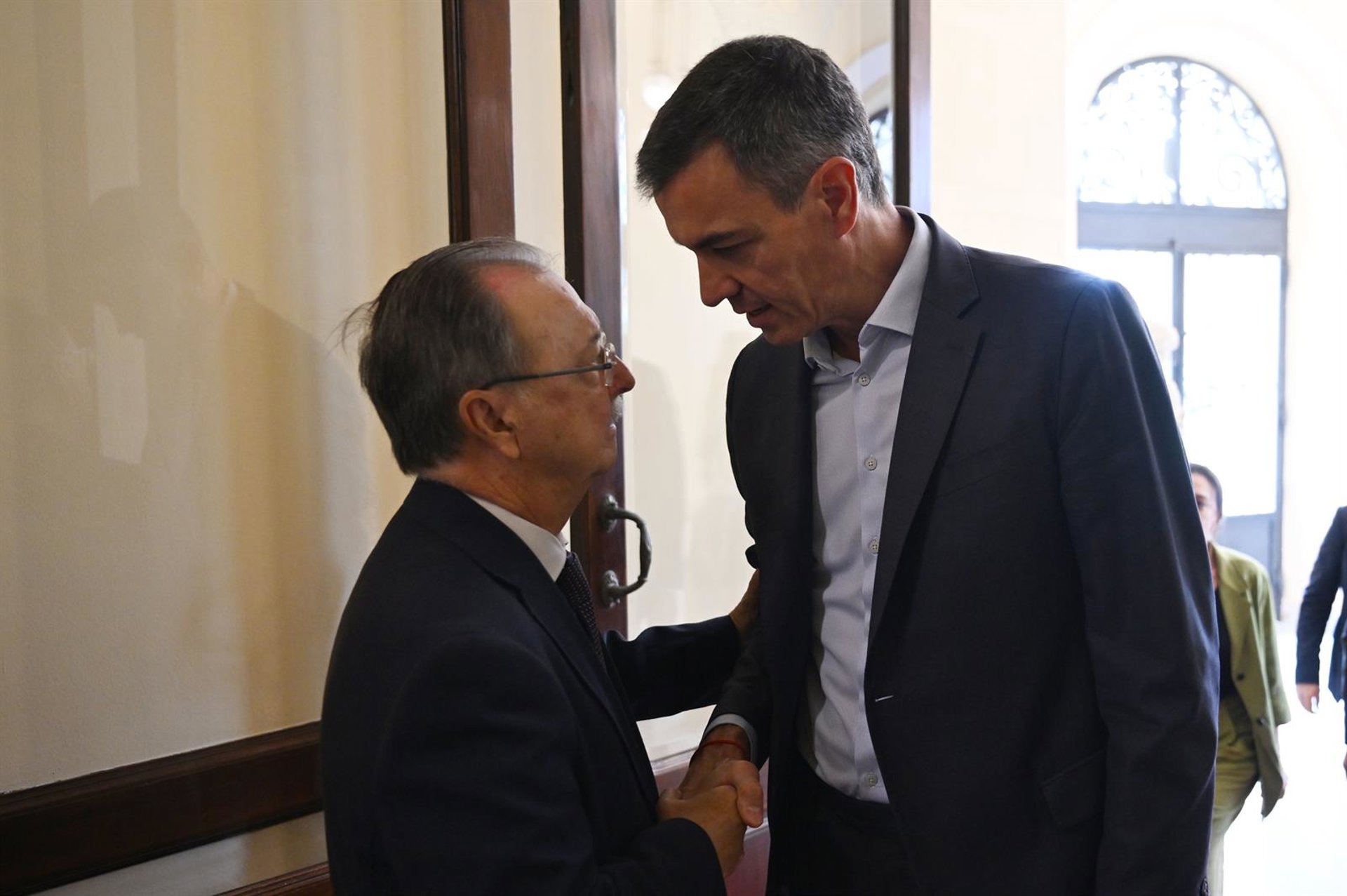 Moncloa replica a Vivas sobre las llamadas a Sánchez por Ceuta: «Hubo nueve y todas fueron atendidas»