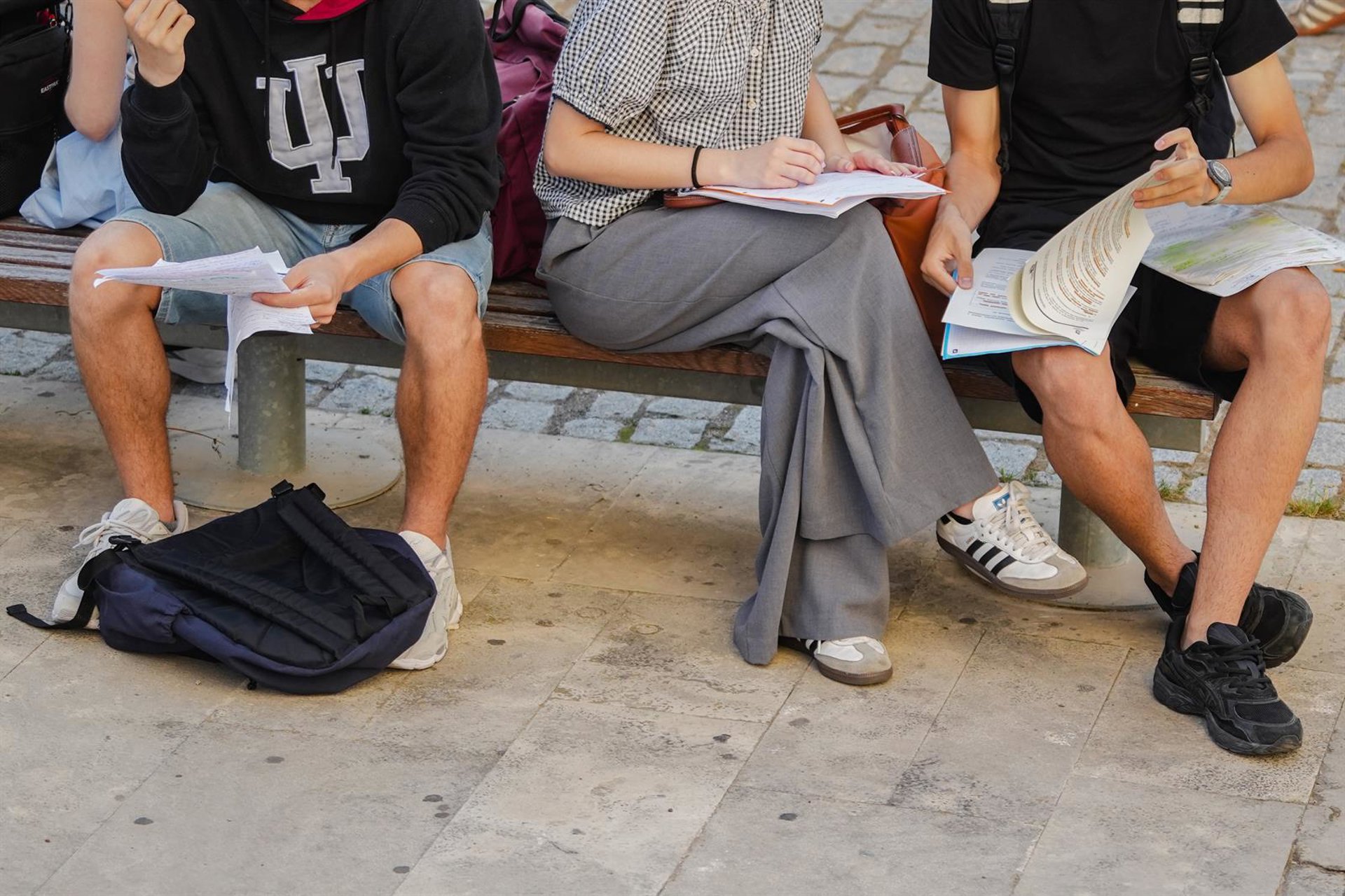 Clases suspendidas en Valencia ante la alerta roja por lluvias: estos son los colegios afectados