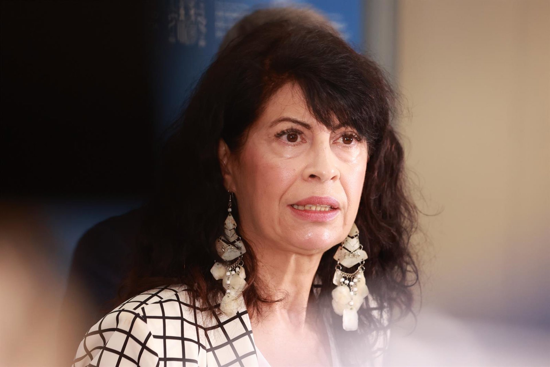 La ministra de Igualdad acusa a PP, Vox y Junts de ser una «derecha despiadada que no repara en desahucios»